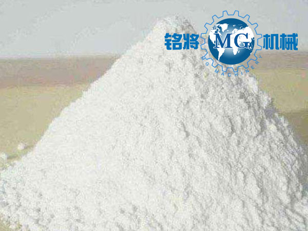 為什么越來越多的人選擇膩?zhàn)臃郏? /> 
</p>
　　<strong>一、成本相對較低，比主材利潤高</strong><br />
　　作為墻體底層材料的石膏、膩?zhàn)臃?，因?yàn)閹齑娲?、單價(jià)低、粉塵大，基本被專業(yè)涂料經(jīng)銷商所摒棄。從銷售、配送、售后等多個(gè)環(huán)節(jié)來看，傳統(tǒng)涂料經(jīng)銷商并沒有看上眼。一包普通的瓷粉，售價(jià)在12、3元，石膏也就在20元左右。<br />
　　在新的市場形勢下，經(jīng)營涂料行業(yè)其實(shí)還有機(jī)會。這個(gè)機(jī)會來自于墻面底層材料，即通俗所講的膩?zhàn)臃?。就拿生態(tài)家園的膩?zhàn)臃蹃碚f，種類豐富，從底層膩?zhàn)拥矫鎸幽佔(zhàn)印那犊p膏到找平石膏，面膩?zhàn)?，底膩?zhàn)邮袌鍪蹆r(jià)相對較高，嵌縫膏、找平石膏的售價(jià)也更高。<br />
　　這樣的產(chǎn)品價(jià)格，對涂料經(jīng)銷商有相當(dāng)吸引力，即使是兩房、三房，一家的膩?zhàn)佑昧康目偭可賱t一兩千、多則數(shù)千，這樣的銷售金額，比單純賣乳膠漆，成交金額大，且有利潤保證。即使墻面最終做墻紙、墻布等其他材料，賣不出乳膠漆，也有一定的營收。<br />
　　<strong>二、市場容量大，缺口大</strong><br />
<p>
	　　據(jù)不完全統(tǒng)計(jì)顯示，膩?zhàn)臃郛a(chǎn)品的市場容量有4000億之多，這無疑是一個(gè)巨大的市場。
</p>
<p style=