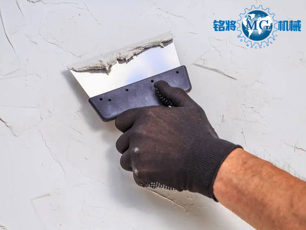 外加劑對石膏膩?zhàn)有阅苡心男┯绊懀? /> 
</p>
　　<strong>石膏罩面膩?zhàn)拥膽?yīng)用前景</strong><br />
　　石膏刮墻膩?zhàn)邮且越ㄖ喾?、雙飛粉和滑石粉為主要原料，并加入少量石膏改性劑混合而成袋裝粉料。使用時(shí)加水?dāng)嚢杈鶆?，采用刮涂辦法，將墻面找平。它是噴刷涂料或粘貼壁紙的理想基層材料。<br />
　　石膏基材料的耐水性差，因而石膏基膩?zhàn)右话悴荒軌驊?yīng)用于外墻，是內(nèi)墻膩?zhàn)拥囊环N。石膏膩?zhàn)涌捎糜谛扪a(bǔ)、填平建筑物墻面基底的大小裂縫、凹凸不平處、缺口、小洞、缺棱少角等。當(dāng)應(yīng)用于內(nèi)墻時(shí)，除了具有與基層黏結(jié)牢固，凝結(jié)時(shí)間快，施工方便，提高施工效率等特征外，石膏基膩?zhàn)泳哂性S多水泥基膩?zhàn)铀痪邆涞膬?yōu)點(diǎn)。例如，石膏的白度高，膩?zhàn)拥难b飾效果好，有時(shí)可直接作為裝飾性墻面涂料；石膏基膩?zhàn)佑不蠓€(wěn)定，不易產(chǎn)生裂縫和起殼現(xiàn)象，并具有呼吸性能；當(dāng)用作面層裝飾性涂層時(shí)，石膏基膩?zhàn)拥难b飾效果更好等等。<br />
　　<strong>石膏罩面膩?zhàn)痈餍阅苤笜?biāo)含義</strong><br />
　　(1)在容器中狀態(tài)：打開包裝放入容器中，用刮刀或攪拌棒攪拌時(shí)無沉淀、結(jié)塊時(shí)，可認(rèn)為“無結(jié)塊、均勻”。如為粉料或粉料、膠料分裝，粉料中無結(jié)塊和其他雜物，膠液無沉淀、無膠凝，二者易于混合均勻時(shí)，認(rèn)為“無結(jié)塊、均勻”。<br />
　　(2)施工性：施工性是指膩?zhàn)釉诠瓮繒r(shí)的難易程度。其檢測方法是將試板(250mm×150mm×4mm)放置在平面上，用鋼制刮刀刮涂試樣1mm厚，檢查涂裝作業(yè)是否有障礙，放置5h后，再用同樣方法刮涂第二道試樣，刮涂運(yùn)行無困難，認(rèn)為“刮涂無障礙”。<br />
　　(3)干燥時(shí)間：干燥時(shí)間是指膩?zhàn)訌牧黧w層到全部形成干燥的固體涂層的這段時(shí)間。其檢測方法可按GB／T1728—89中表干方法規(guī)定進(jìn)行。<br />
　　(4)初期干燥抗裂性：初期干燥抗裂性是指膩?zhàn)拥耐繉訌氖┕ず蟮臐裢繉訝顟B(tài)到變成干涂層過程中抵抗裂紋的能力。其檢測方法可按JG／T24-2000中附錄及規(guī)定進(jìn)行。<br />
　　(5)打磨性：打磨性是指膩?zhàn)右子诖蚰テ秸?、打磨時(shí)不吃力。其檢測方法是將試板(200mm×150mm×4mm)于標(biāo)準(zhǔn)條件下干燥2d，使用0號(120目)干磨砂紙?jiān)谀佔(zhàn)油繉由嫌昧M(jìn)行手工打磨，若可打磨出粉末，則認(rèn)為打磨性合格，否則認(rèn)為打磨性不合格。<br />
　　(6)粘結(jié)強(qiáng)度：粘結(jié)強(qiáng)度是指膩?zhàn)訉优c基層之間的結(jié)合力的大小。粘結(jié)強(qiáng)度的檢測分標(biāo)準(zhǔn)狀態(tài)下粘結(jié)強(qiáng)度和凍融循環(huán)后粘結(jié)強(qiáng)度。前者檢測方法可按JG/T24-2000的規(guī)定進(jìn)行。后者檢測方法可按JG／T25-1999的規(guī)定進(jìn)行。<br />
　　(7)低溫貯存穩(wěn)定性：是指膩?zhàn)釉谝欢ǖ牡蜏貤l件下，膩?zhàn)拥男阅懿粦?yīng)當(dāng)有明顯的變化，即分層、結(jié)塊、凝聚或分離等影響膩?zhàn)淤|(zhì)量的情況出現(xiàn)。其檢測方法可按JG/T3049—1998的規(guī)定進(jìn)行。<br />
                </div>

                <div   id=